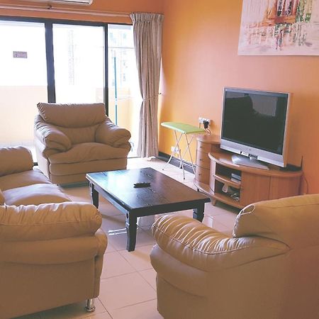 Marina Court Kota Kinabalu- Bigger Group Stay Together- 6 Bedroom Apartments Zewnętrze zdjęcie