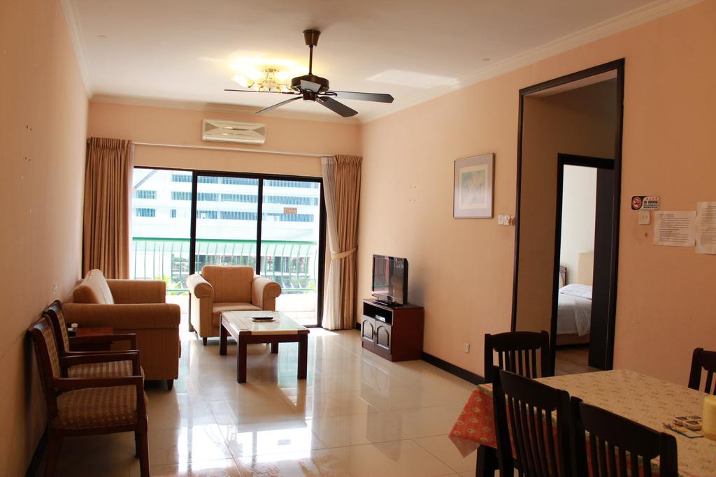 Marina Court Kota Kinabalu- Bigger Group Stay Together- 6 Bedroom Apartments Zewnętrze zdjęcie